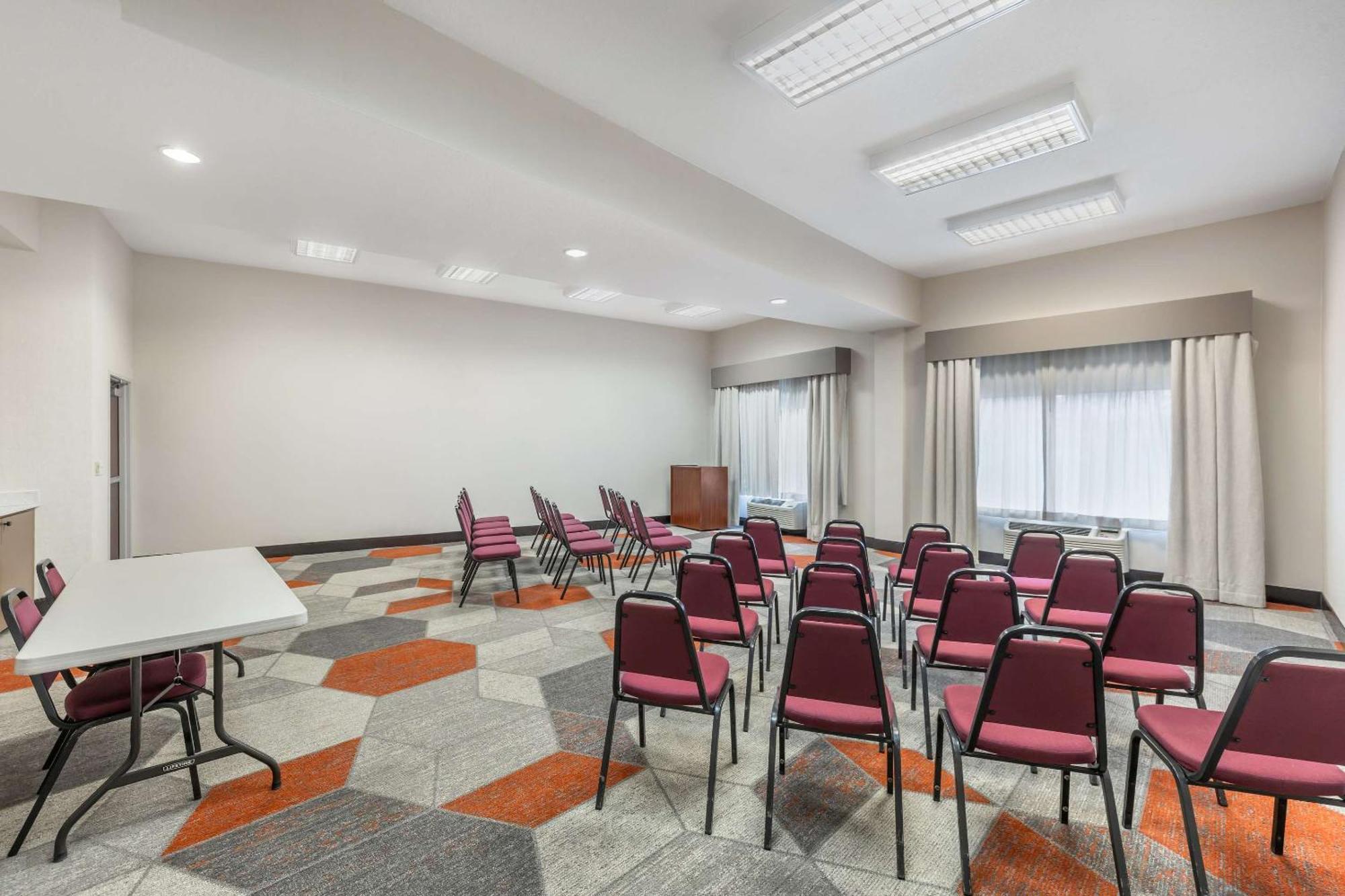 Comfort Suites Redmond Airport Extérieur photo