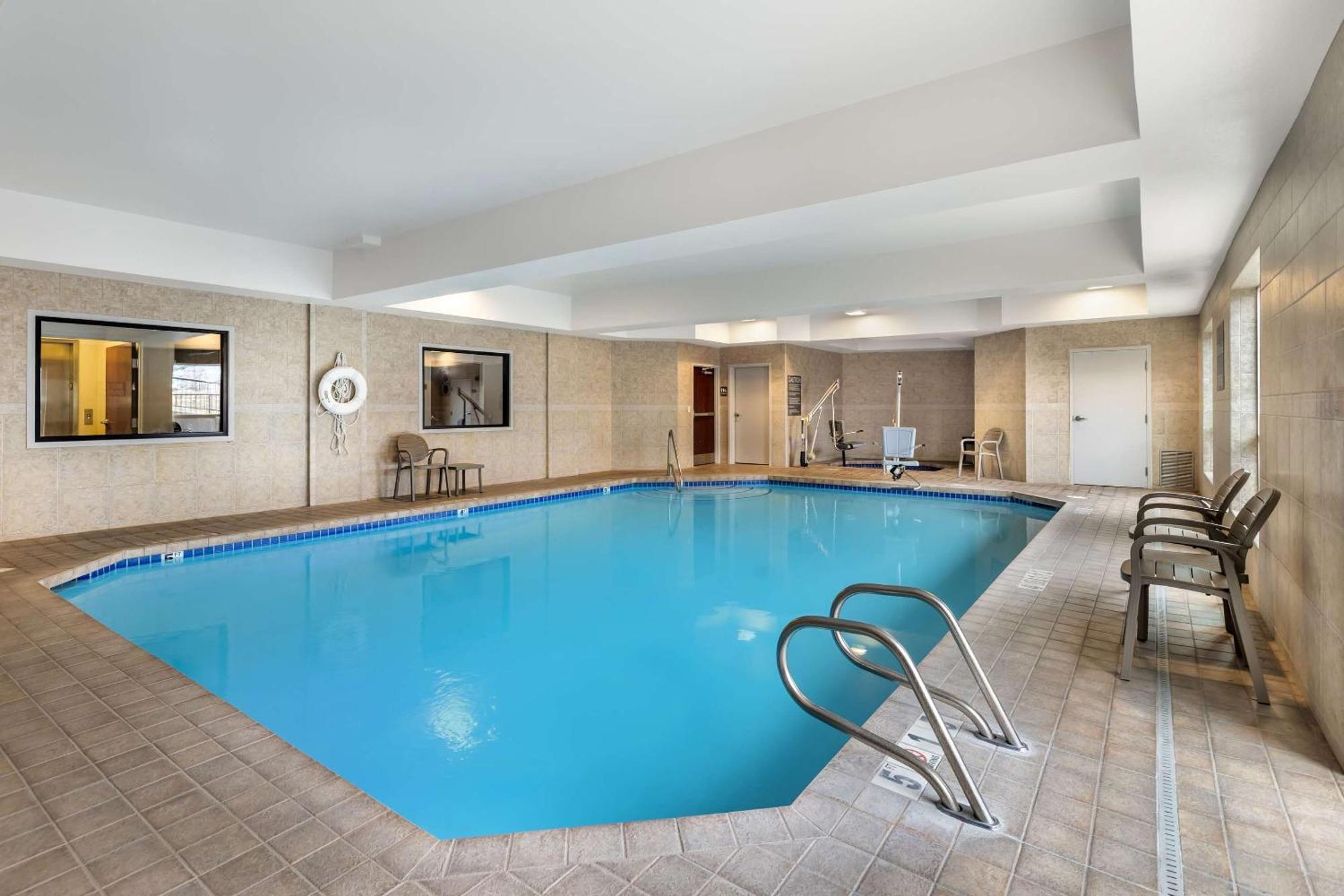 Comfort Suites Redmond Airport Extérieur photo