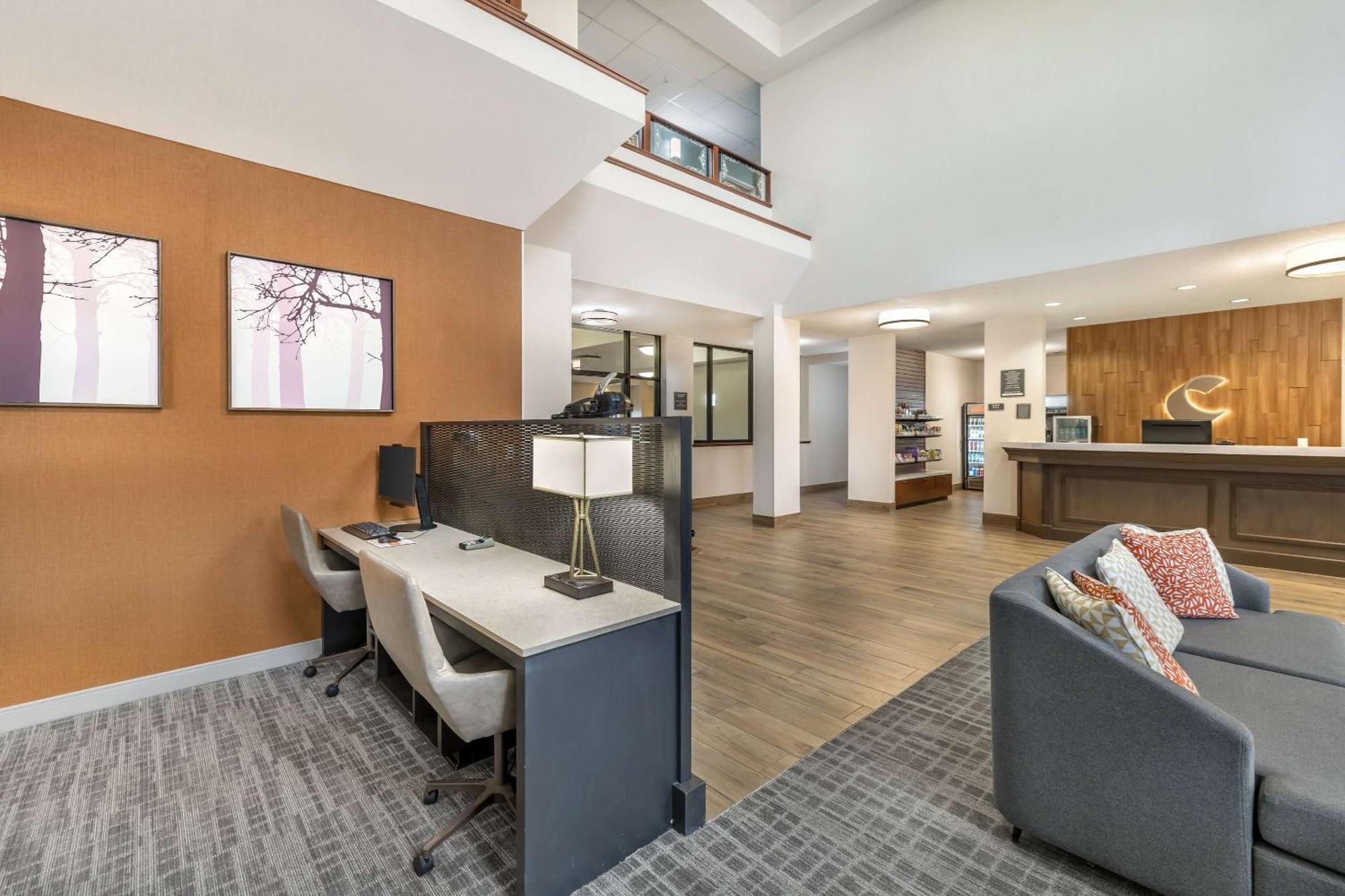 Comfort Suites Redmond Airport Extérieur photo